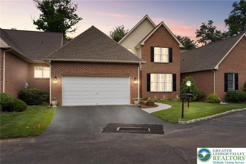 4757 Pinehurst Cir, CENTER VALLEY, PA, 18034-8433 | Card Image