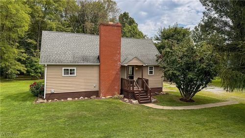 8069 Gotham Rd, Garrettsville, OH, 44231-9749 | Card Image