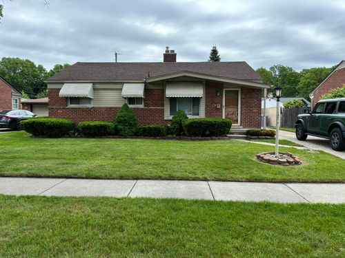 31448 Artesian Dr, Warren, MI, 48092-1778 | Card Image