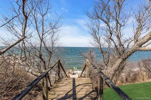 2655 Rocky Point Rd, East Marion, NY, 11939-1142 | Card Image