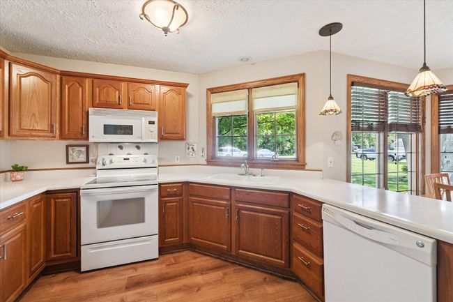 18-227-Phoenix-Ct-Plainwell-MI-49080-Win | Image 18