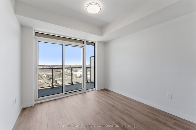 2008 - 8960 Jane St, Condo with 2 bedrooms, 2 bathrooms and 1 parking in Concord ON | Image 11