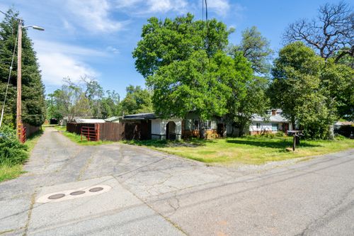 1440 Oakdale Ln, Redding, CA, 96002-0709 | Card Image