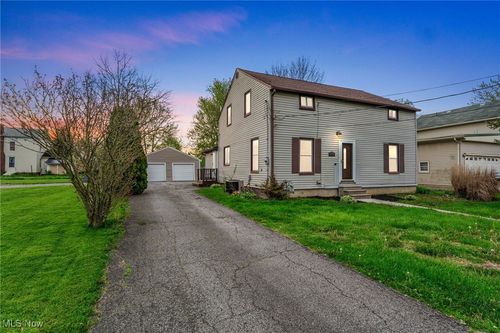 414 N Main St, Wellington, OH, 44090-1059 | Card Image