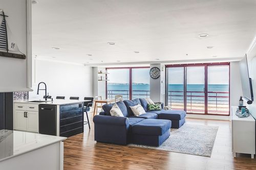 5l-350 Revere Beach Blvd, Revere, MA, 02151-4800 | Card Image
