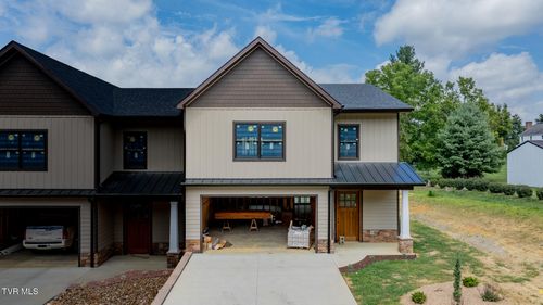 2-1036 Cummings St, Abingdon, VA, 24211-3644 | Card Image