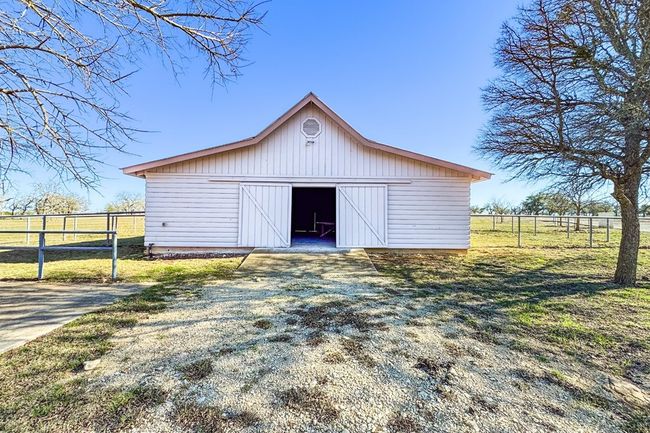 556 Cliff View Loop, Home with 6 bedrooms, 7 bathrooms and null parking in Harper TX | Image 74