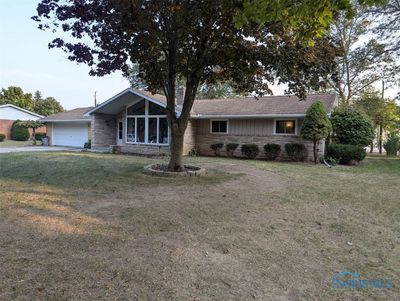 854 Highland Drive, House other with 3 bedrooms, 2 bathrooms and 2 parking in Wauseon OH | Image 2