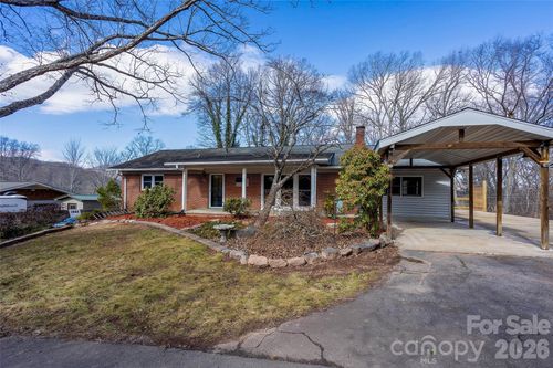 67 Fairlane Dr, Waynesville, NC, 28786-6646 | Card Image