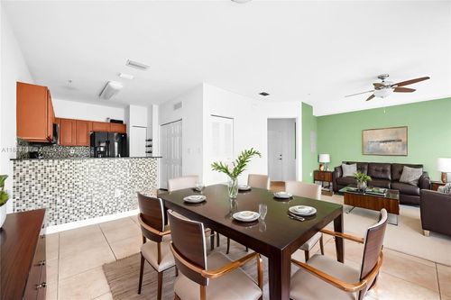 unit-202-10870 Nw 88th Ter, Doral, FL, 33178-2116 | Card Image