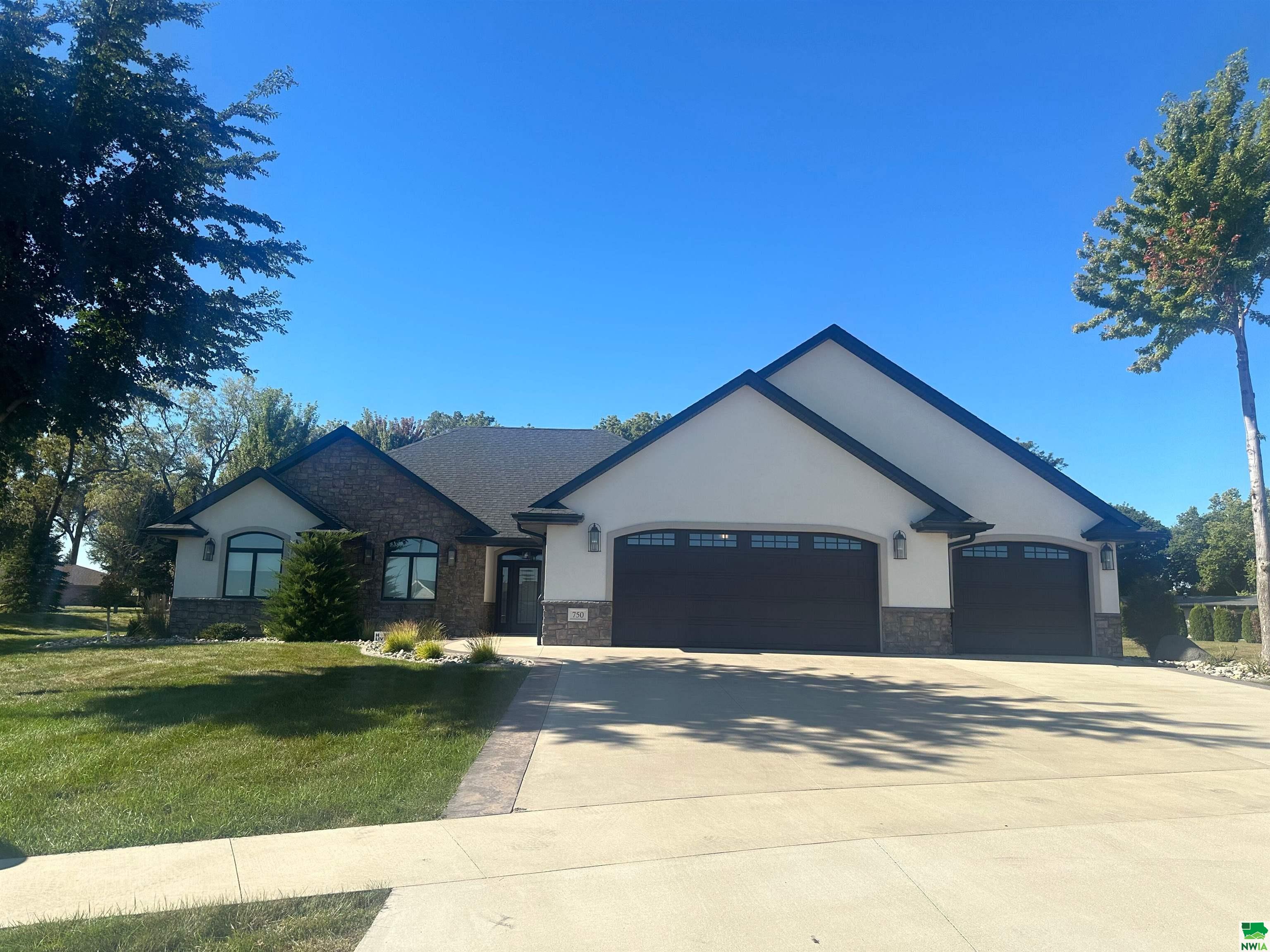Larkspur Way, Sheldon, IA 51201