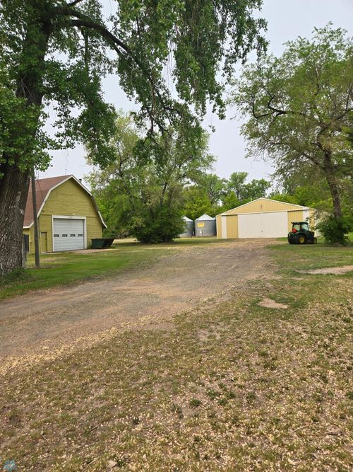 14785 79th St Ne, Saint Thomas, ND, 58276-9709 | Card Image