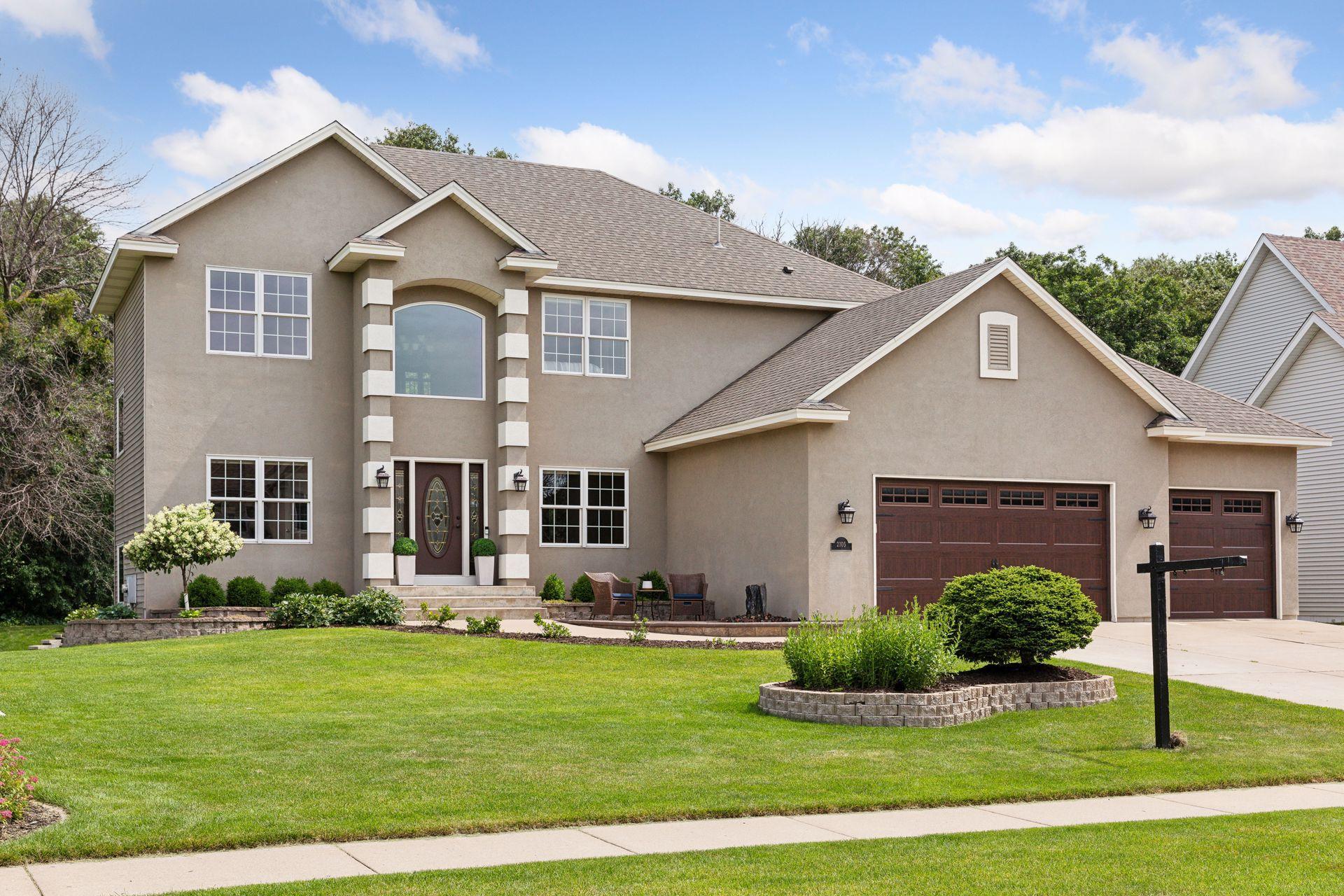 Arnold Palmer Dr, Minneapolis, MN 55449