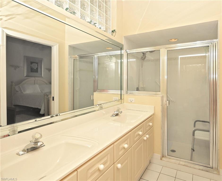 Residential in NAPLES 4