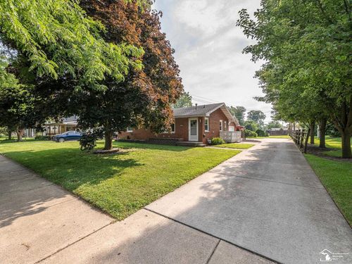 240 Ypsilanti St, Dundee, MI, 48131-1145 | Card Image