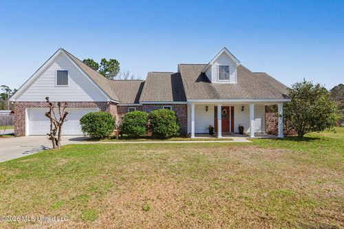 628 N Central Avenue, Waveland, MS, 39576 | Card Image