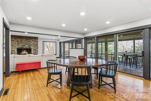 1373 Dogwood Dr, Maggie Valley, NC, 28751-8405 | Card Image