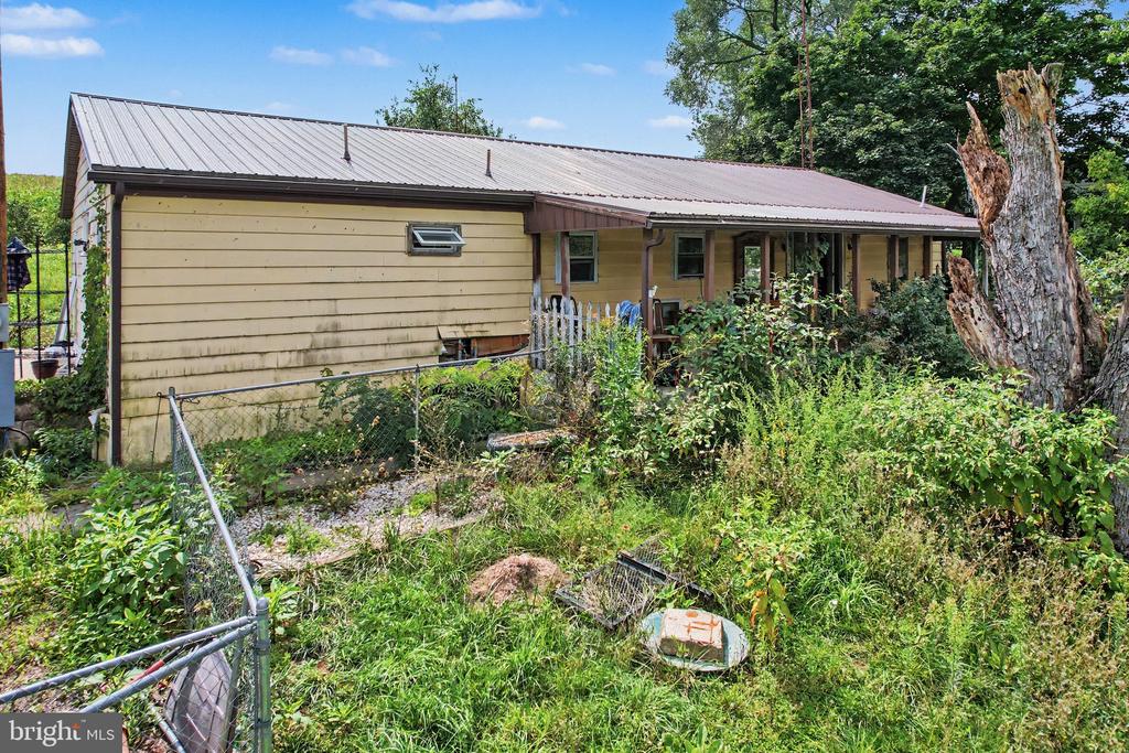 Residential in NEWVILLE 4