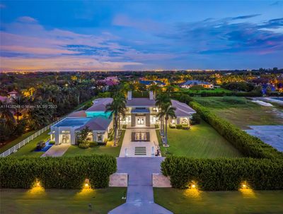 16720 Stratford Ct, House other with 6 bedrooms, 6 bathrooms and null parking in Southwest Ranches FL | Image 3