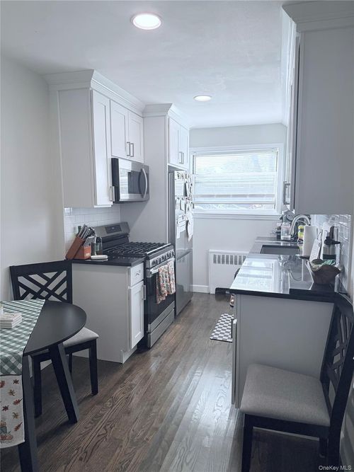 247a-81 Langdale St, New Hyde Park, NY, 11040-1819 | Card Image