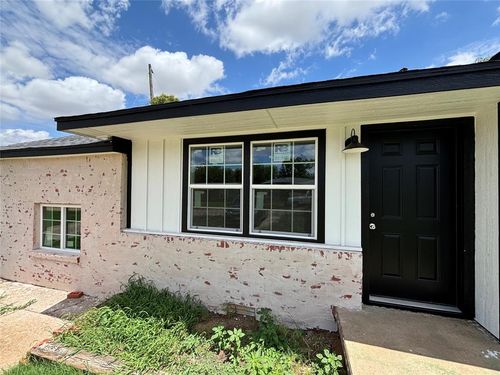 1011 Eula St, Altus, OK, 73521-6711 | Card Image