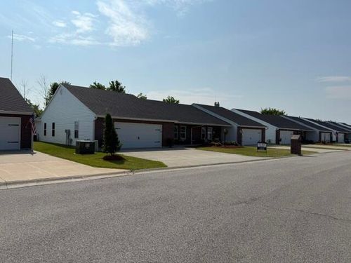 1335 Lantern Pointe Dr, MOBERLY, MO, 65270-4579 | Card Image