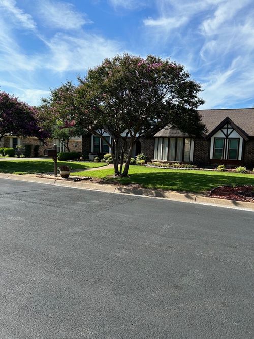 333 Baker Dr, Hurst, TX, 76054-3513 | Card Image