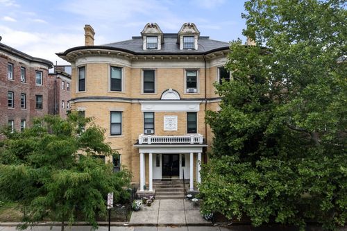 1-465 Washington St, Brookline, MA, 02446-6109 | Card Image