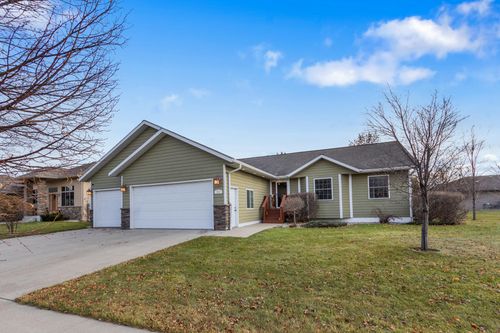1415 Nicklaus Dr, ABERDEEN, SD, 57401-8822 | Card Image