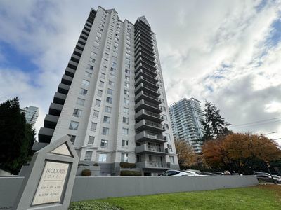 201 - 555 Austin Ave, Condo with 2 bedrooms, 2 bathrooms and 1 parking in Coquitlam BC | Image 1