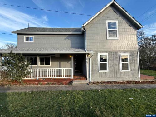 842 E St, Independence, OR, 97351-1525 | Card Image