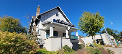 811 N Main St, Ann Arbor, MI, 48104-1032 | Card Image