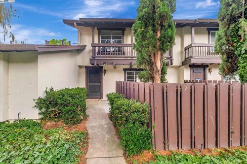 375 Serramonte Ter, Fremont, CA, 94536-2712 | Card Image