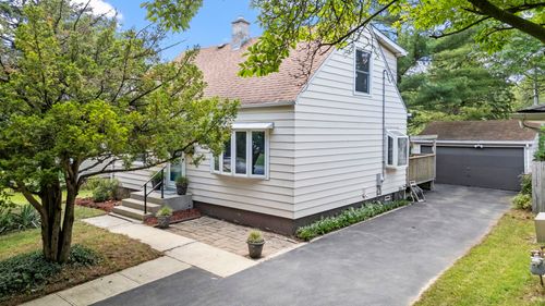512 Fremont St, West Chicago, IL, 60185-1933 | Card Image