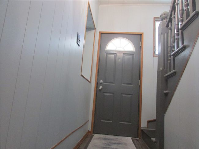 419 Chicora St, House other with 2 bedrooms, 2 bathrooms and 1 parking in East Mc Keesport PA | Image 4