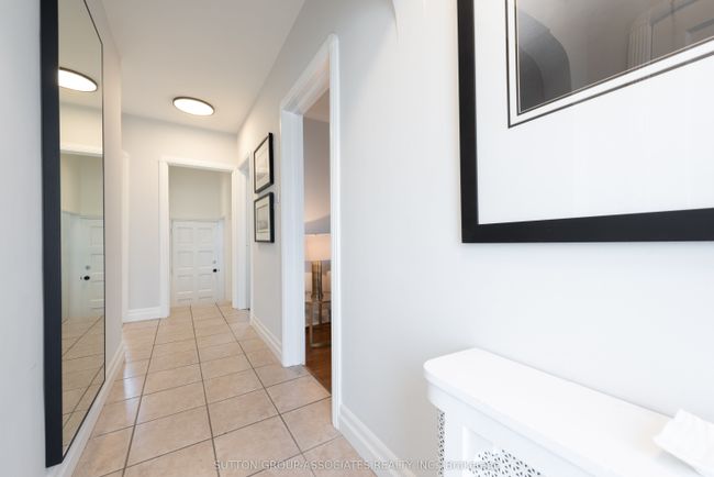 542 Atlas Ave, House other with 3 bedrooms, 2 bathrooms and 2 parking in York ON | Image 4
