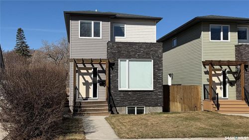 2212 St Patrick Avenue, Saskatoon, SK, S7M0L3 | Card Image
