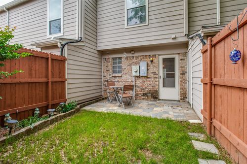 22 Abbey Rd, Euless, TX, 76039-4215 | Card Image
