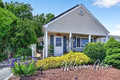536 Iron Kettle Rd, Toms River, NJ, 08753-6267 | Card Image