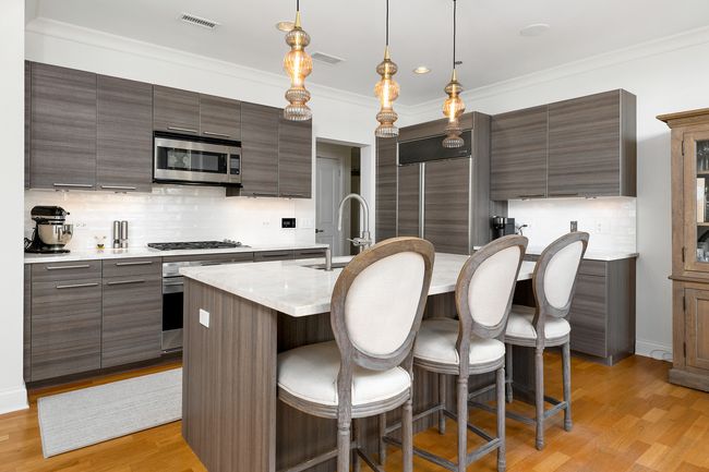 APT-28D - 10 E Delaware Pl, Condo with 3 bedrooms, 4 bathrooms and null parking in CHICAGO IL | Image 5
