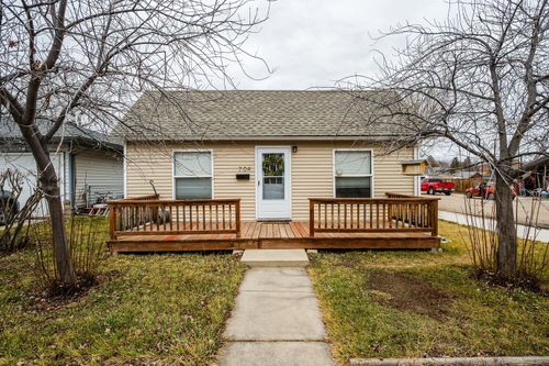 704 Emerson St, Sheridan, WY, 82801-5216 | Card Image