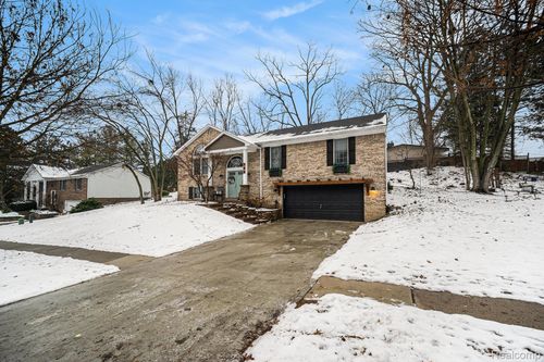 129 Saline River Dr, Saline, MI, 48176-1146 | Card Image