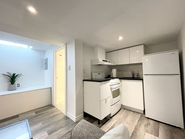323 Montfort St, Home with 2 bedrooms, 3 bathrooms and 3 parking in Vanier ON | Image 28
