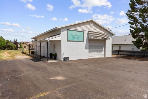 275 S Center St, Midway, UT, 84049-6525 | Card Image