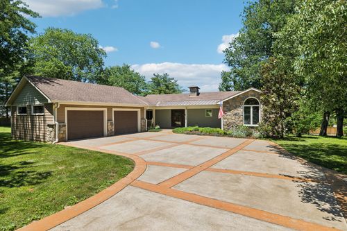 8166 Poplar Creek Rd, Nashville, TN, 37221-3218 | Card Image