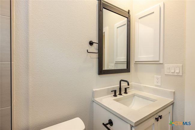 Guest Bathroom | Image 13