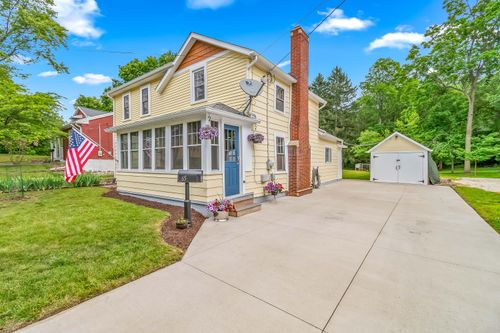 65 Salem St, Hillsdale, MI, 49242-1343 | Card Image