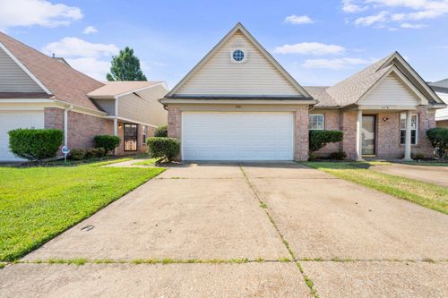 7981 Marsha Woods Dr, Memphis, TN, 38125-3180 | Card Image
