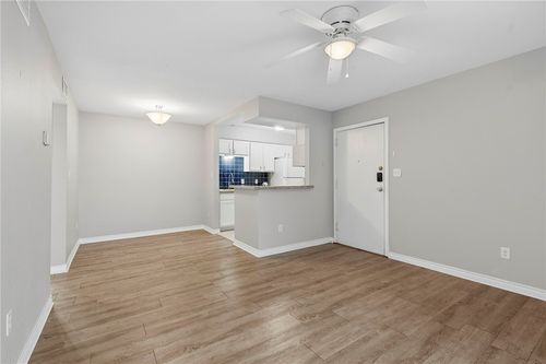 123-904 University Oaks Blvd, College Station, TX, 77840-3595 | Card Image