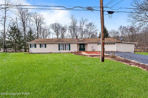 427 Indian Way, East Stroudsburg, PA, 18302 | Card Image